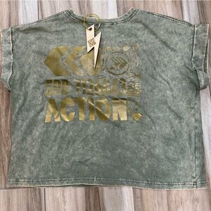 NWT MAP Cropped Tee-> POWER ON A TEE